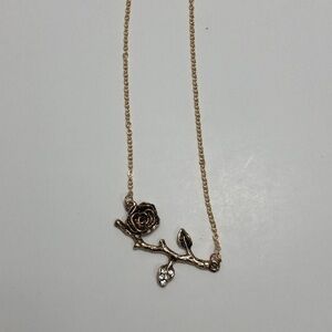 Rose‎ necklace